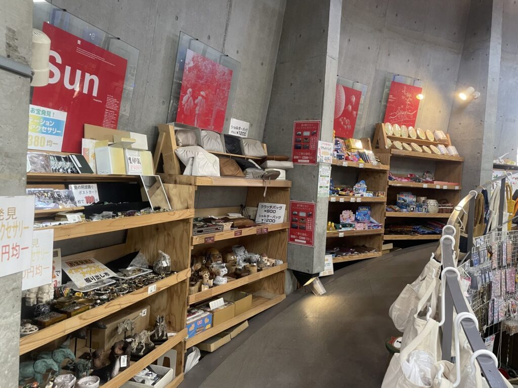 土成道の駅店内