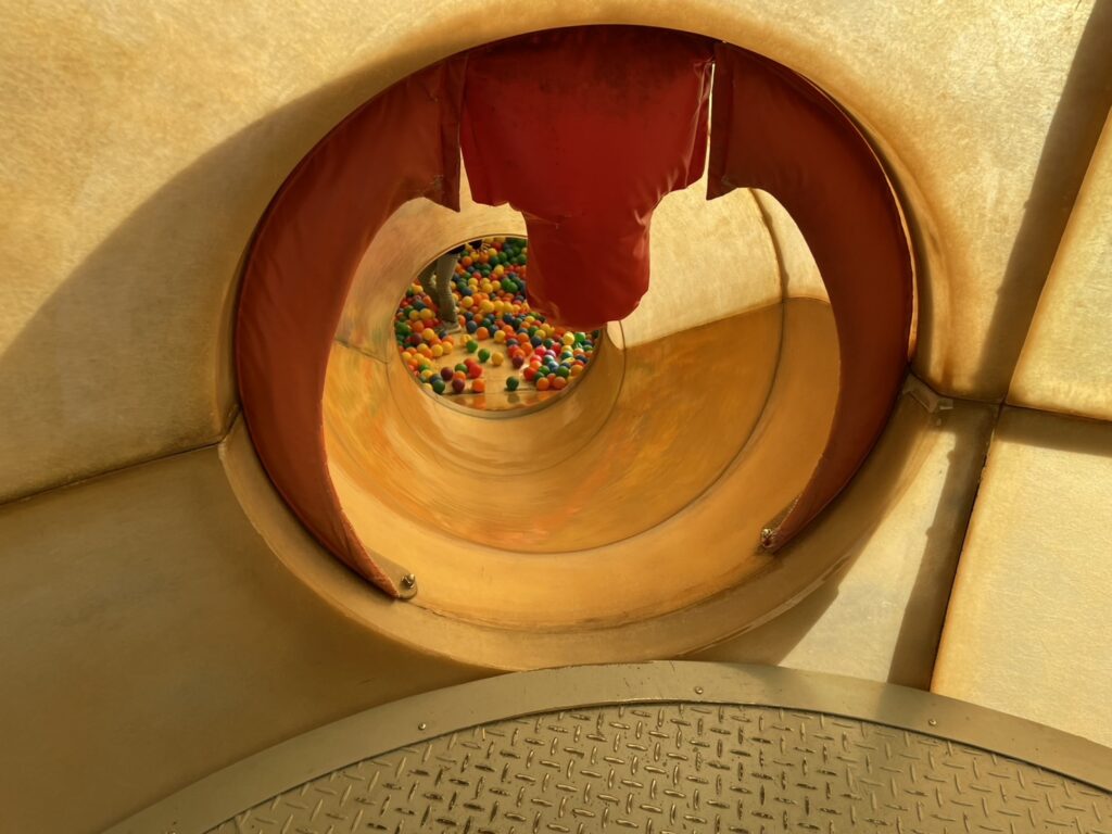 あすたむらんど徳島口からおしりボールプール