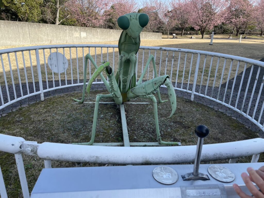 あすたむらんど徳島かまきり遊具